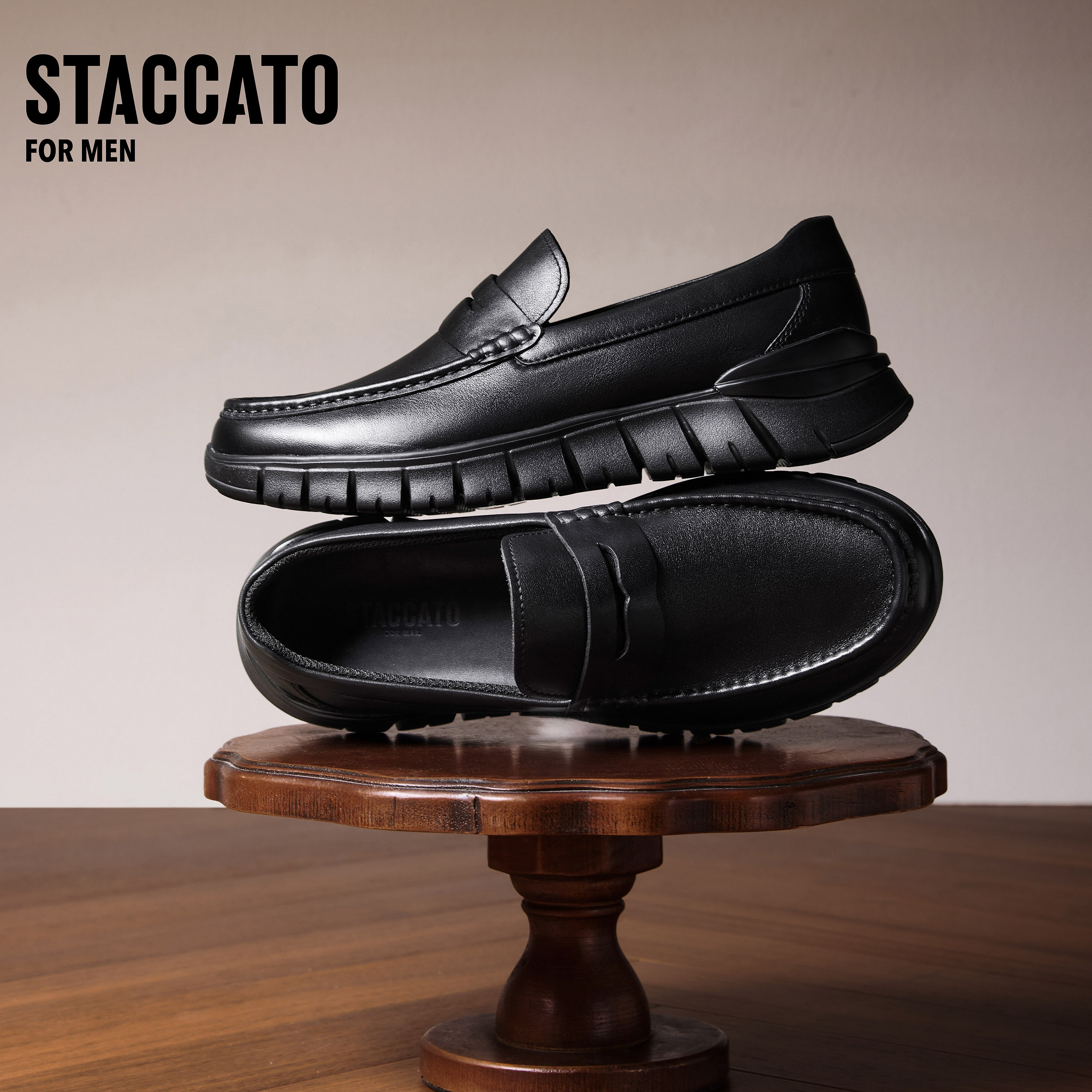 思加图2026新款英伦风休闲商务皮鞋厚底增高黑色乐福鞋男H2836AA6