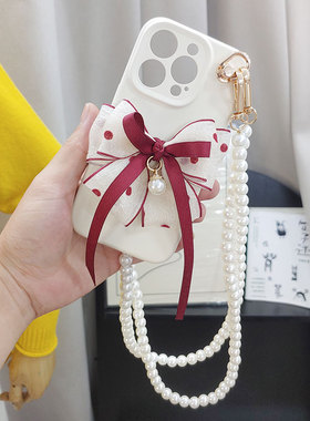 原创ins风波点酒红蝴蝶结液态硅胶高品质小众软壳气小仙女质适用于iPhone15/16promax斜挎背珍珠链14手机壳套