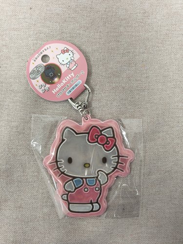 日本玩自购:Hellokitty50周年反光姓名牌挂件，全新