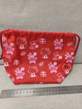 Hellokitty中古稀有2011年大红束口袋化妆包