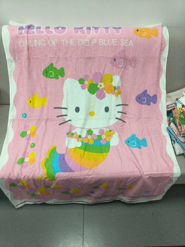 HelloKitty中古稀有超大美人鱼毯子，脸有一处黄色，整体状态良好