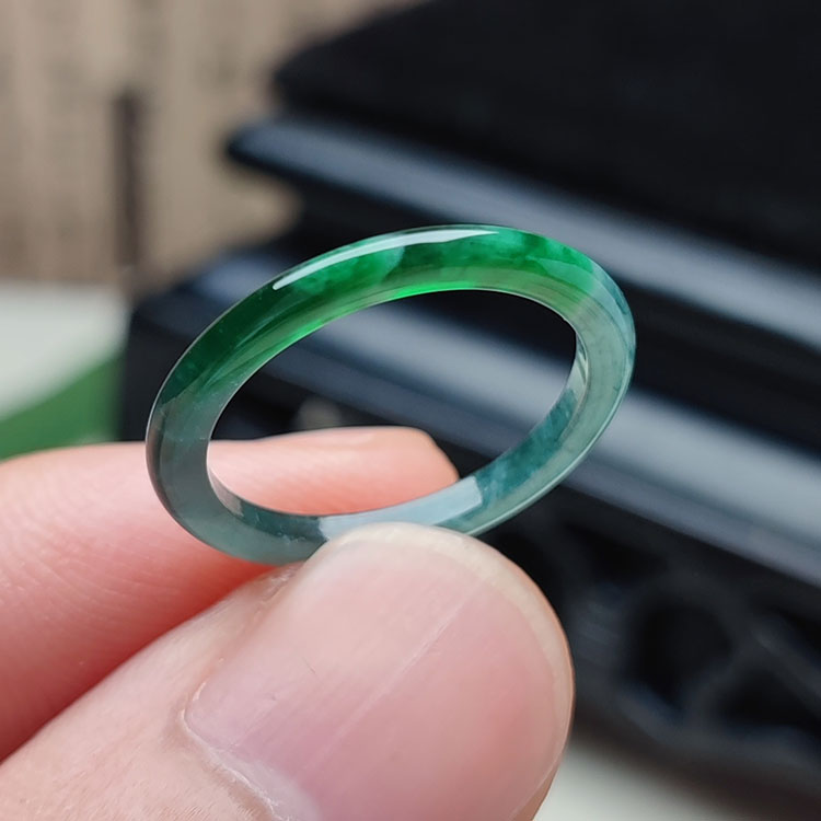 14号翡翠戒指阳绿16.9MM