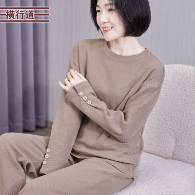 横行道圆领长袖卫衣套头上衣女