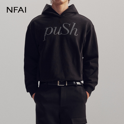NFAI puSh 烫钻卫衣 时装剪裁 l 细腻绒感 l 温暖重磅