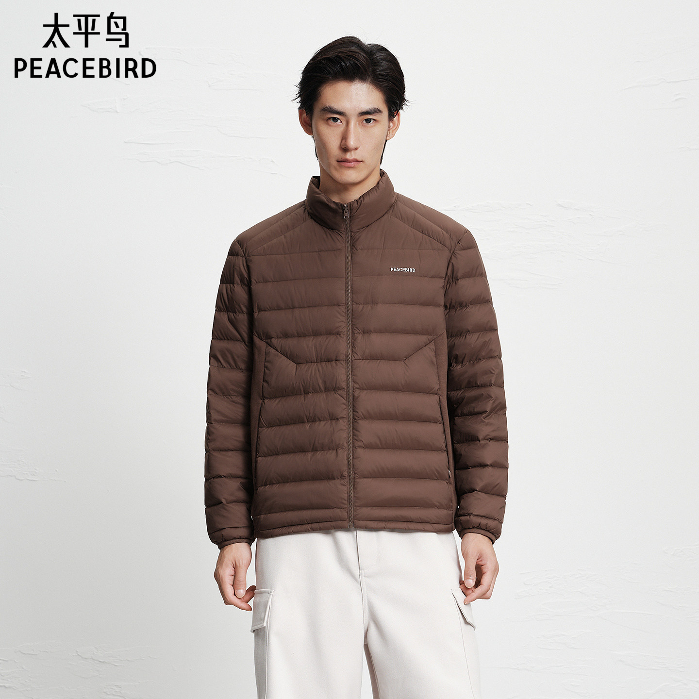 太平鸟男装立领排骨羽绒服冬季印花保暖轻薄质感羽绒外套