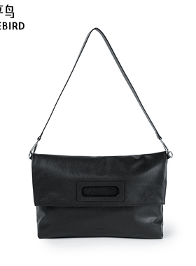 【商场同款】太平鸟男装 男士单肩包休闲时尚斜挎包潮 B1YFF421G