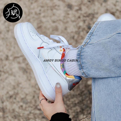 NikeAirForce1女子白彩空军板鞋
