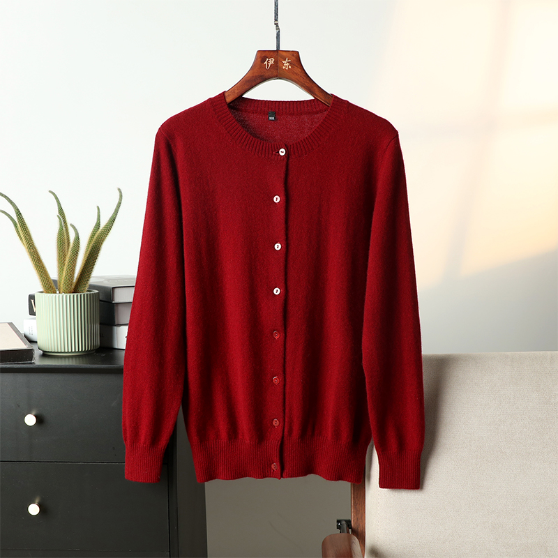 本命年羊绒开衫针织时尚