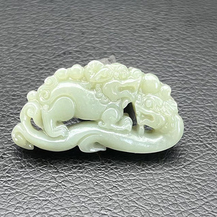 和田玉望子成龙吊坠挂件青白玉仿古双雕刻子辰佩玉坠苍龙教子颈饰