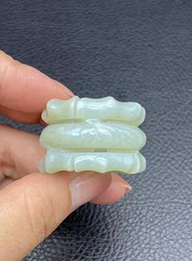 青白玉扳指饰品镂空雕刻