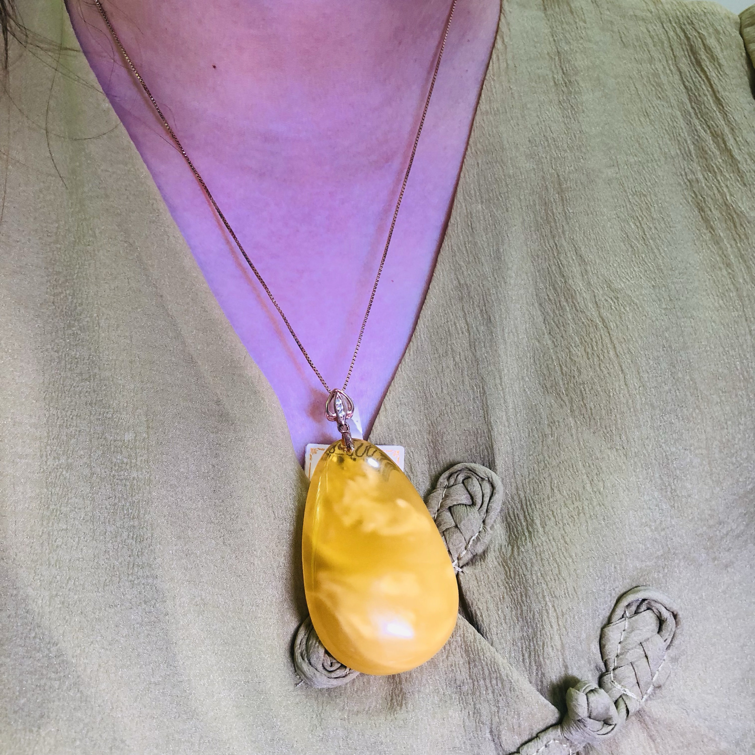 天然琥珀鸡油黄白花蜜蜡53X33X11MM吊坠鸡油黄原矿水滴裸重11.3克