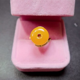 S925纯银镶嵌天然蜜蜡戒指鸡油黄女款古法金指环饰品琥珀活扣设计