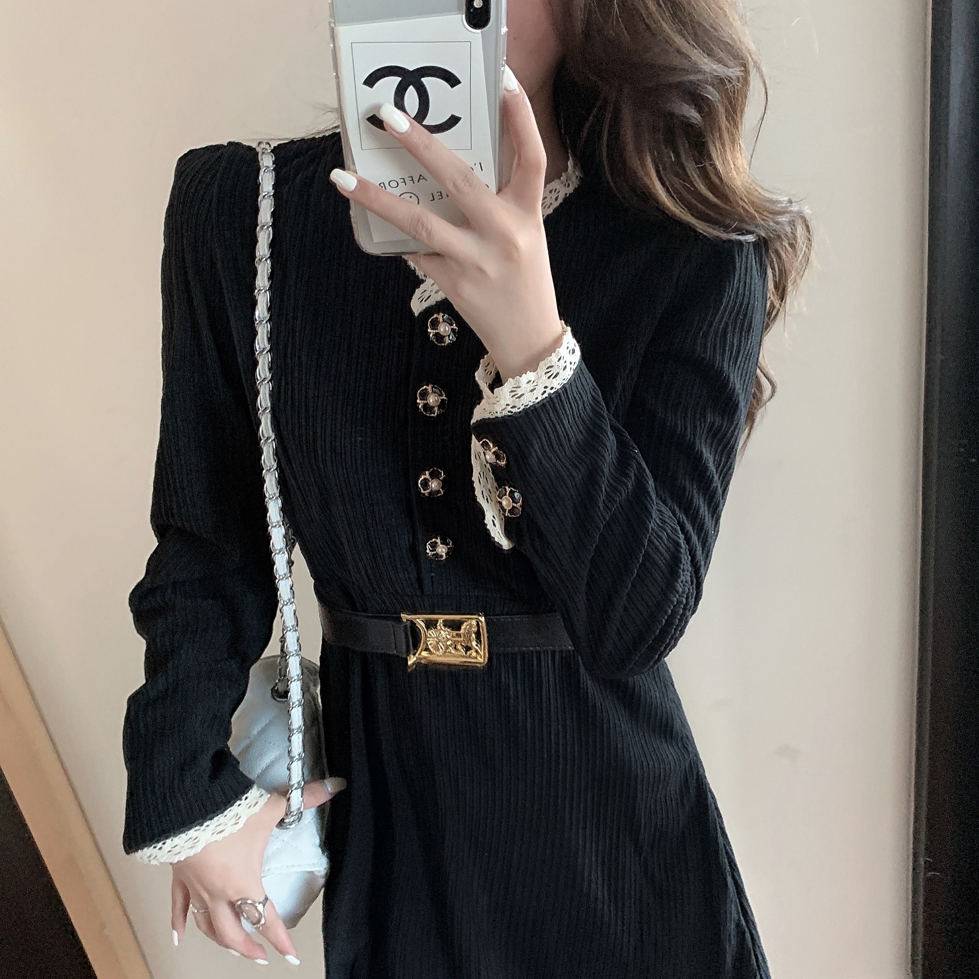 Real shot real price pearl button thick velvet dress lace stitching Lantern Sleeve waist closing small black skirt with belt