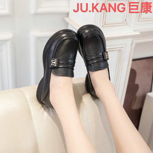巨康女鞋2025春秋新款圆头方根宽松真皮气质百搭女单鞋低跟鞋乐福