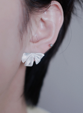 STUNNING MOMO蝴蝶结耳钉小众设计轻奢时尚高级复古耳饰925银防敏