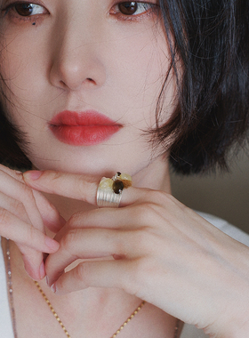 ins风博主同款纹理拉丝戒指卡扣珠珠吊坠设计感叠戴