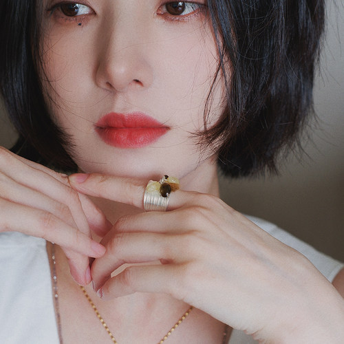 ins风博主同款纹理拉丝戒指卡扣珠珠吊坠设计感叠戴