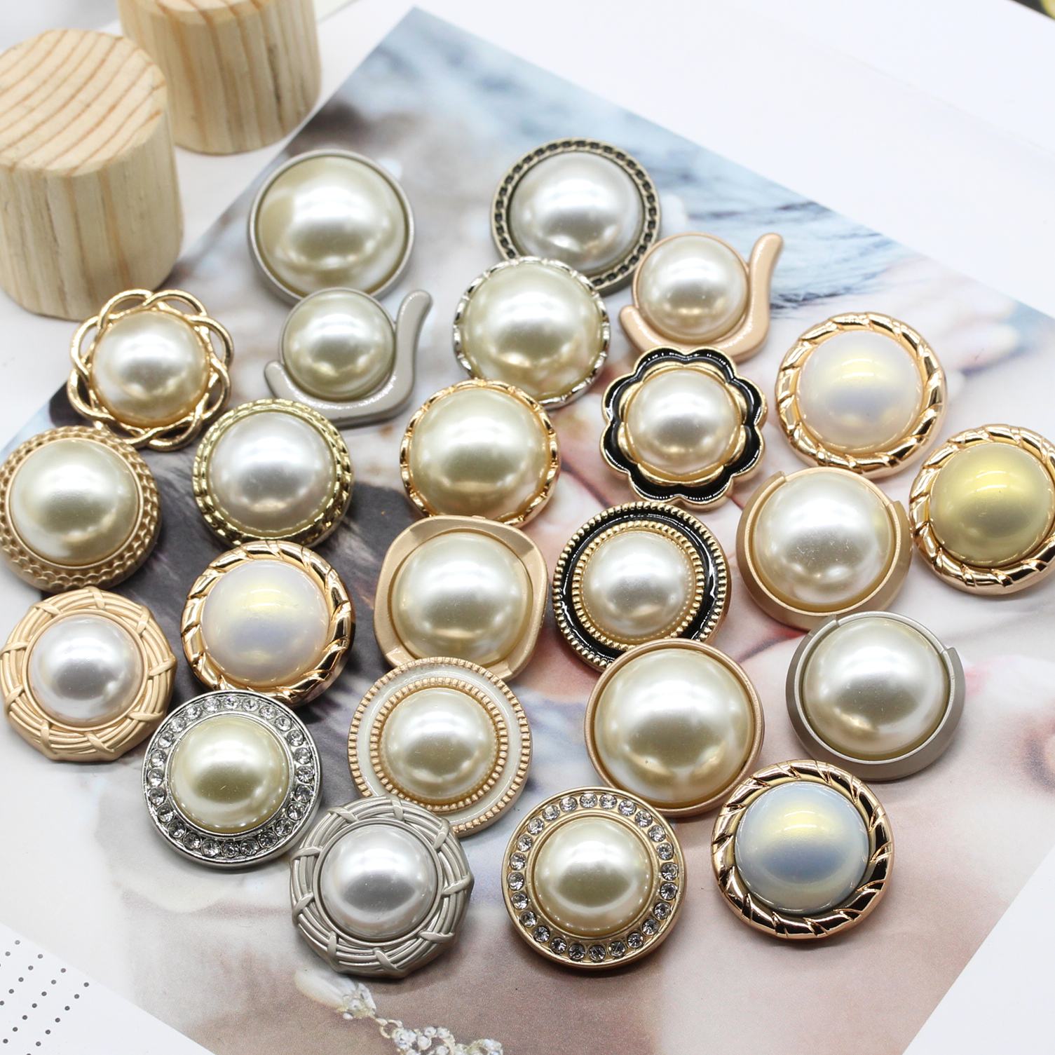 女上衣百搭羊绒外套西装珍珠纽扣