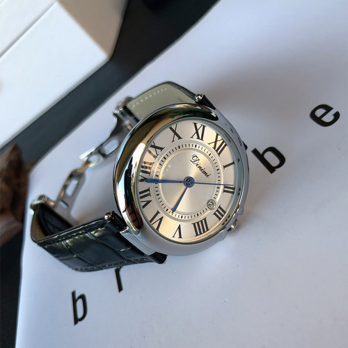 送礼佳品！时尚情侣表送手链~