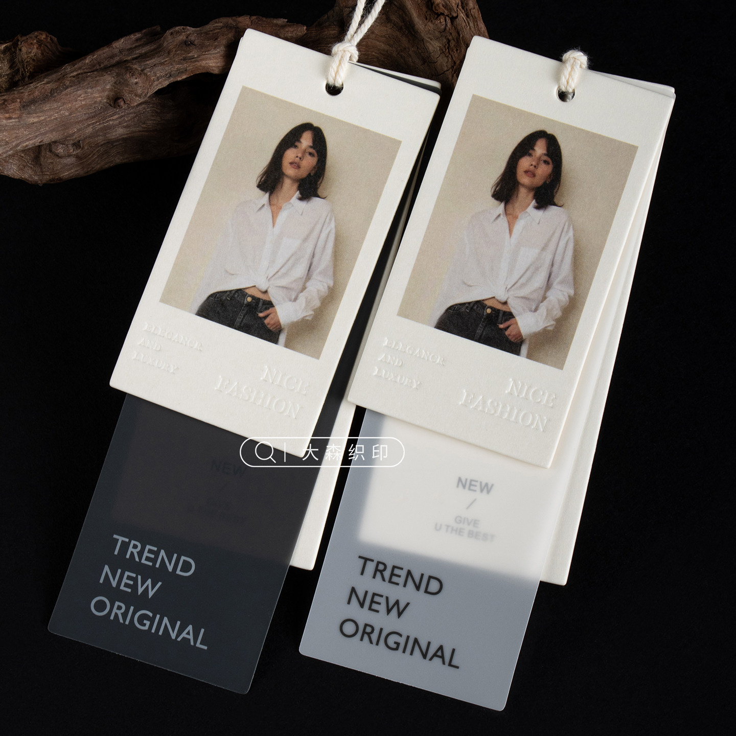 新款韩系加厚米白卡压凹吊牌定制商标挂牌软胶订做服装标签标LOGO