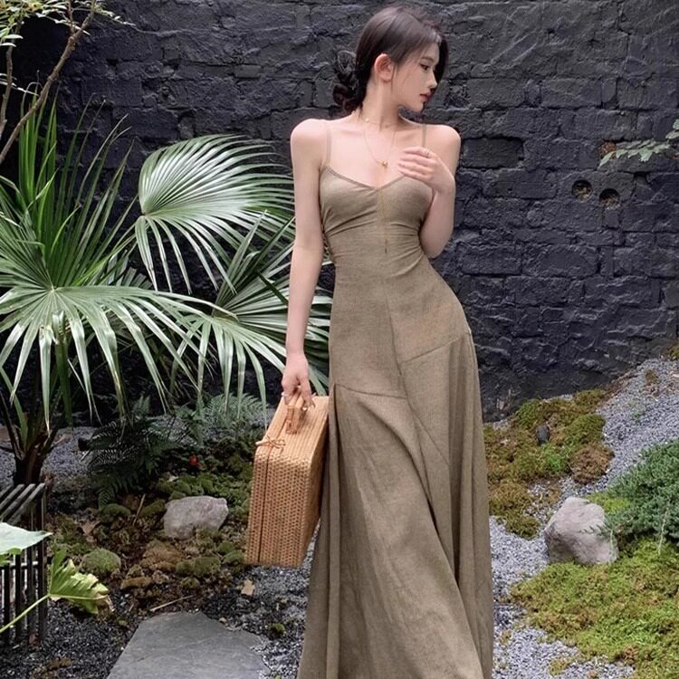 带胸垫吊带连衣裙女夏季修身显瘦