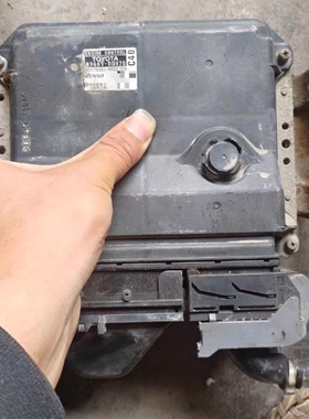 丰田威驰雅力士发动机行车电脑板 89661 0D890 0D870 0D880 0DA10