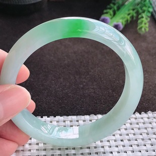 12.1 缅甸A货翡翠58.5 8.2老坑冰胶果冻飘阳绿手镯 假一赔十