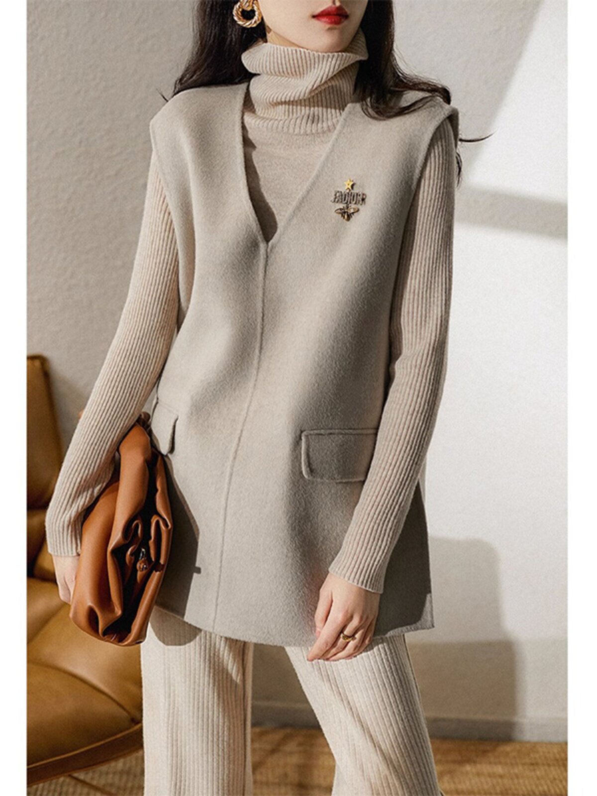 V领双面呢马甲背心女秋冬内搭2025新款马夹毛呢背心裙简约A字外套