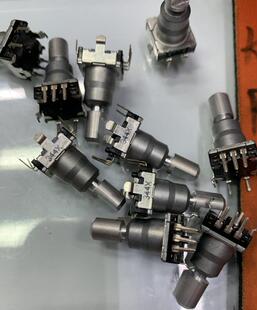 日本ALPS阿尔卑斯关EC11K1525401长寿命编码开带开关30位15脉冲