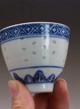 景德镇光明瓷厂青花玲珑茶杯