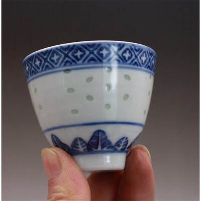 景德镇光明瓷厂青花玲珑茶杯