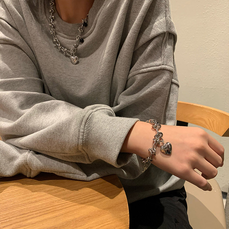 新款爱心项链女荆棘毛衣链甜酷钛钢手链小众设计感辣妹卫衣链潮