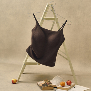 上衣舒适亲肤 聚拢带内杯修身 早秋新款 细带美背打底背心女性感时尚