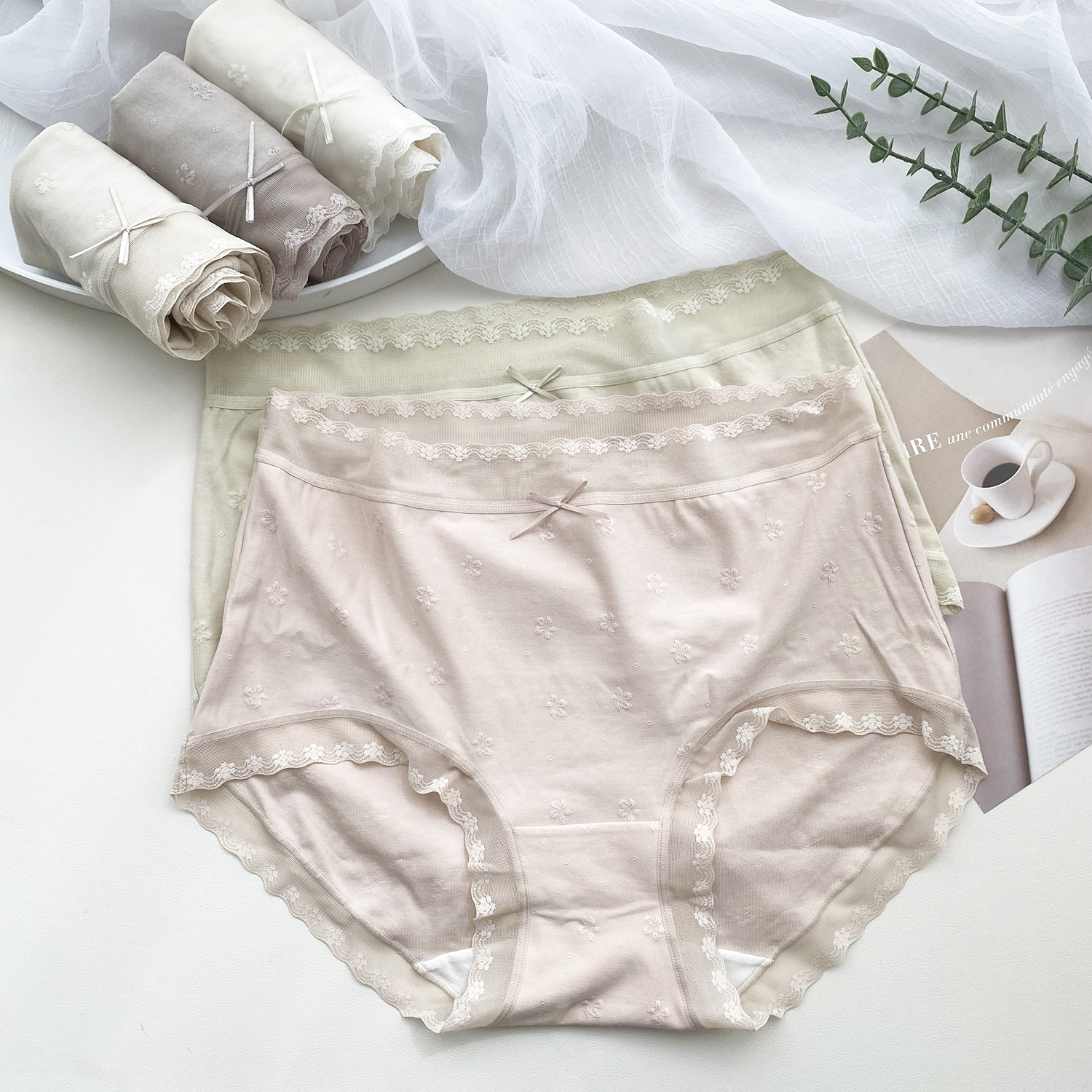 2026春季新款女士内裤5条装中腰蕾丝边三角短裤性感时尚