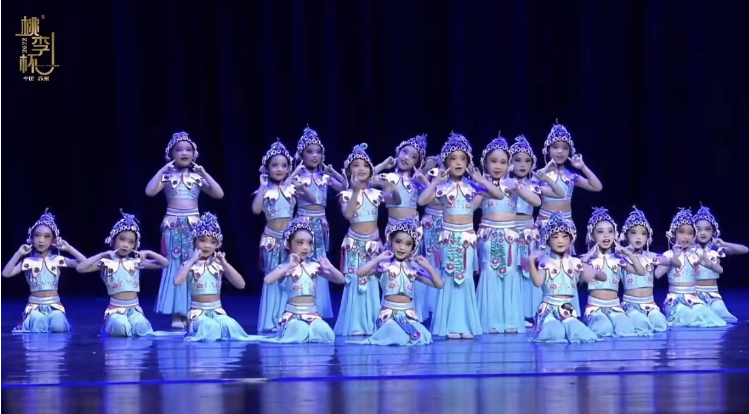 儿童戏曲表演服小戏骨舞蹈服少儿京剧舞台服装小红娘俏花旦演出服