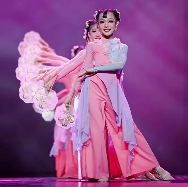 儿童古典舞淡妆浓抹总相宜舞蹈服中国风练功服团扇群舞飘逸演出服