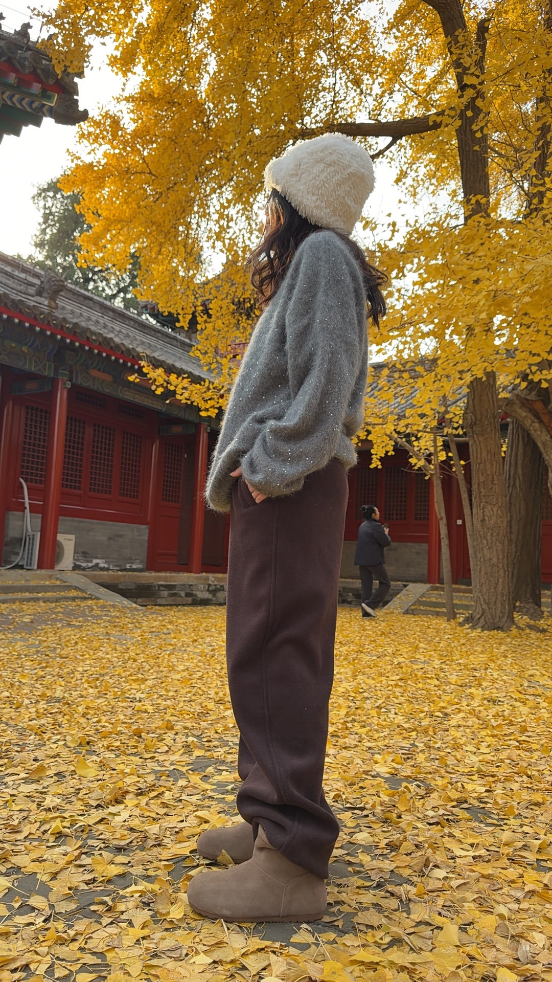 2025年新款圆头牛皮版厚底马丁靴女英伦风复古短筒切尔西靴雪地靴