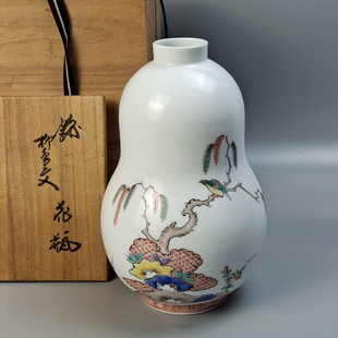 人间国宝十三代酒井田柿右卫门造染锦柳鸟文日本有田烧花瓶。
