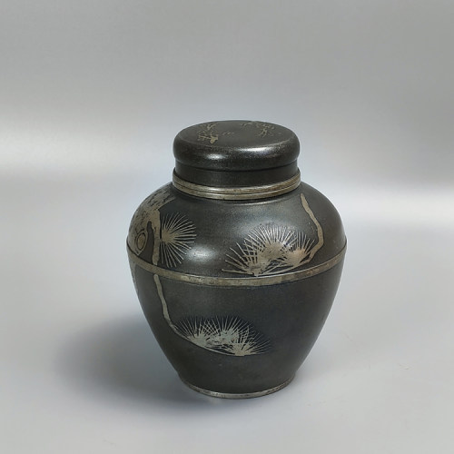 日本纯锡茶筒茶叶罐。品相如图。