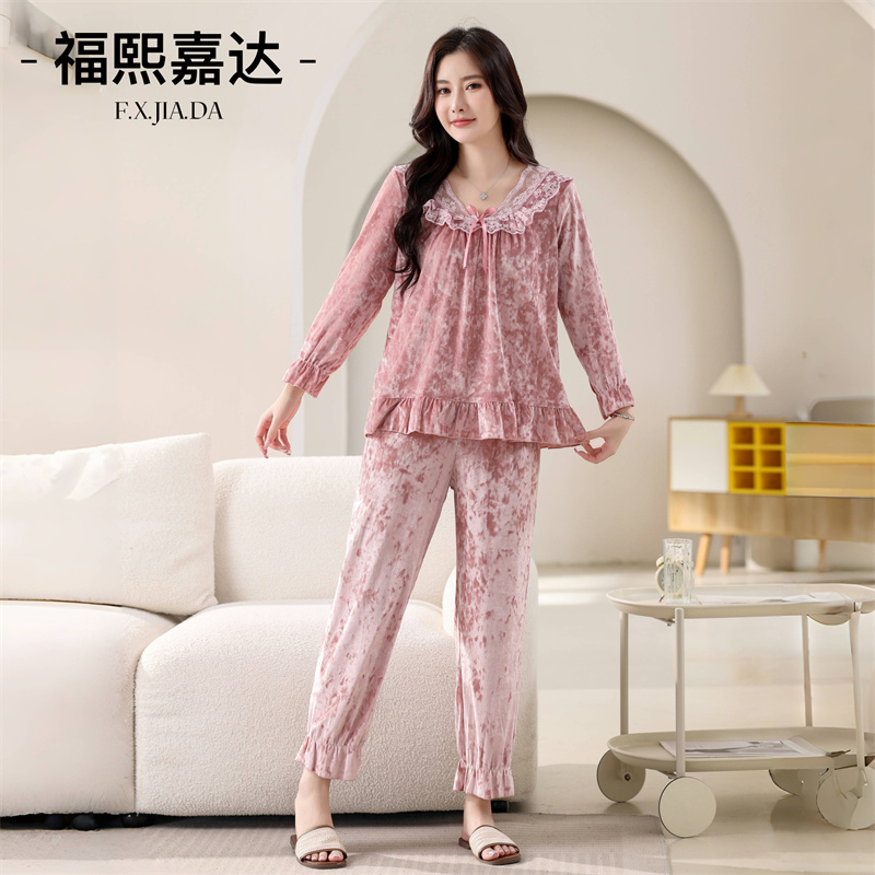 时尚大码蕾丝花边洋气钻石绒睡衣