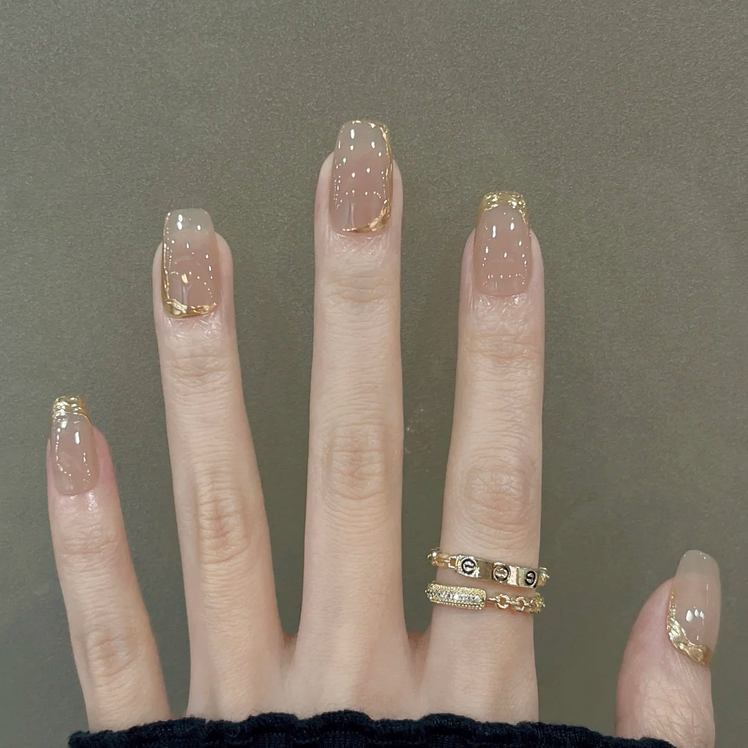 穿戴甲裸色纯欲风简约高级感美甲