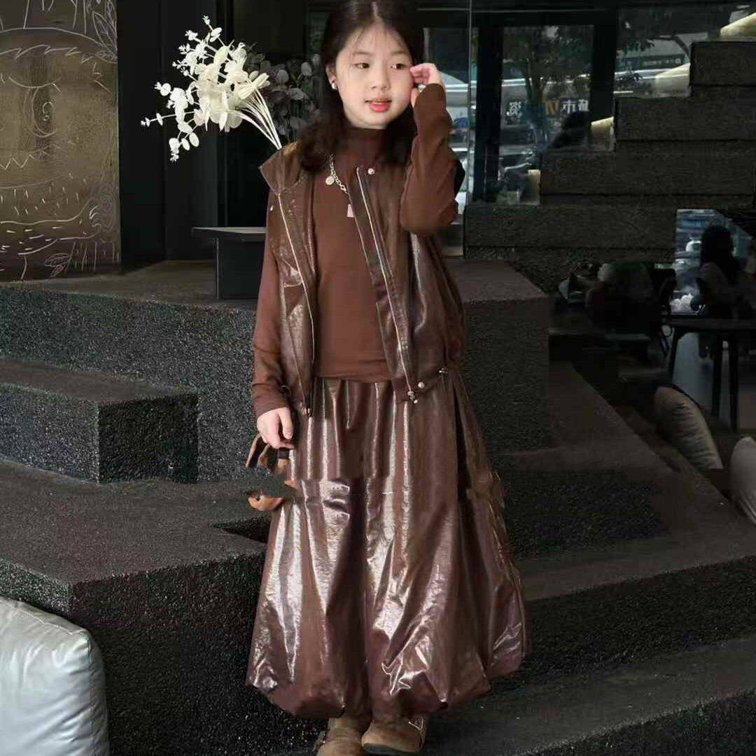 萝莉女童套装2025新款秋冬洋气网红仿皮马甲半身裙网红款二件套