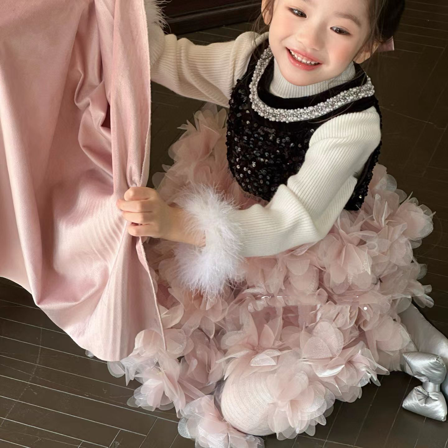 樱桃年服女童甜美亮片连衣裙