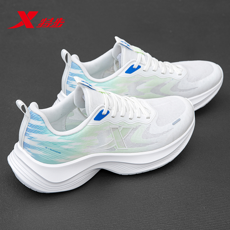 特步跑步鞋网面透气运动鞋男