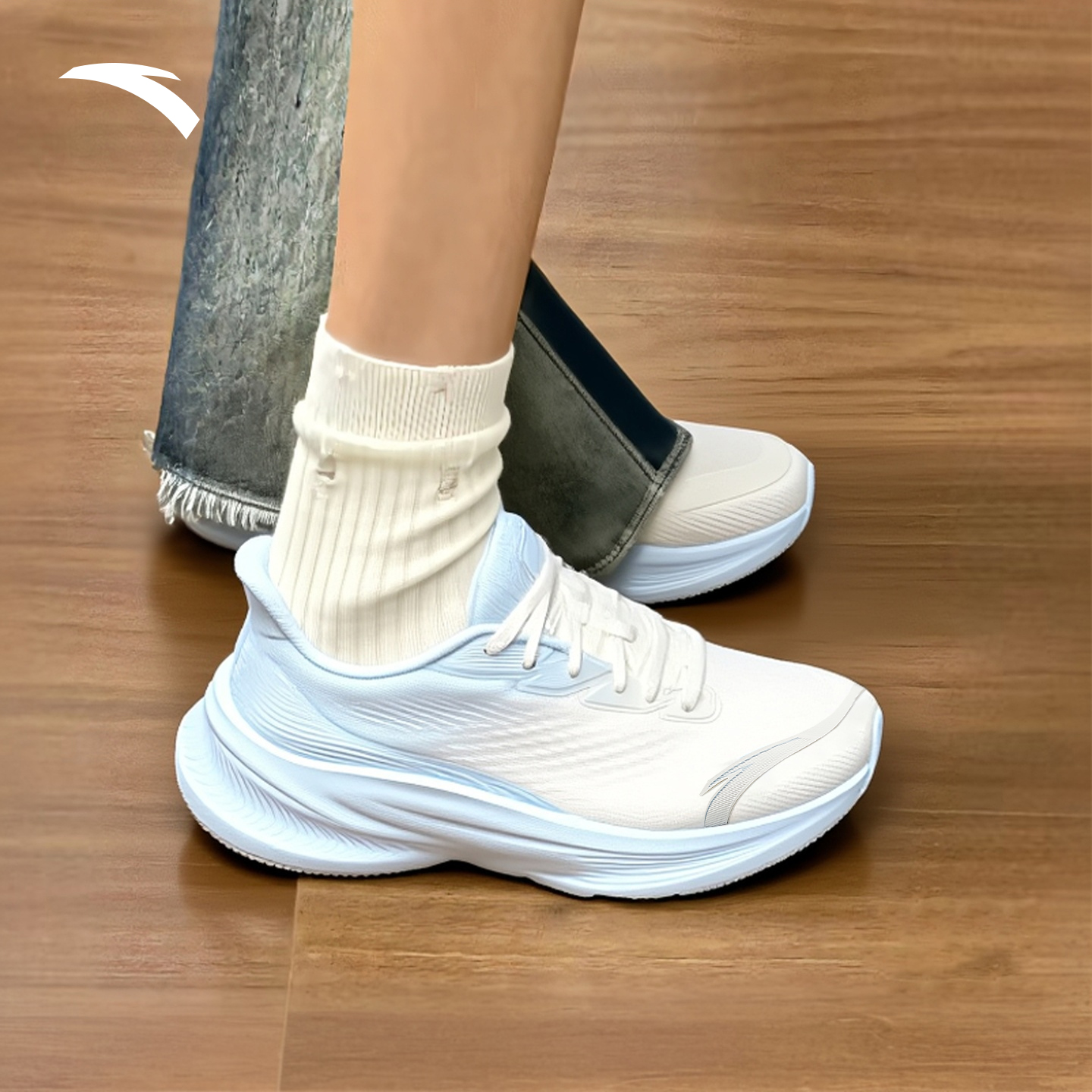 安踏女士跑步鞋运动鞋女毒刺7