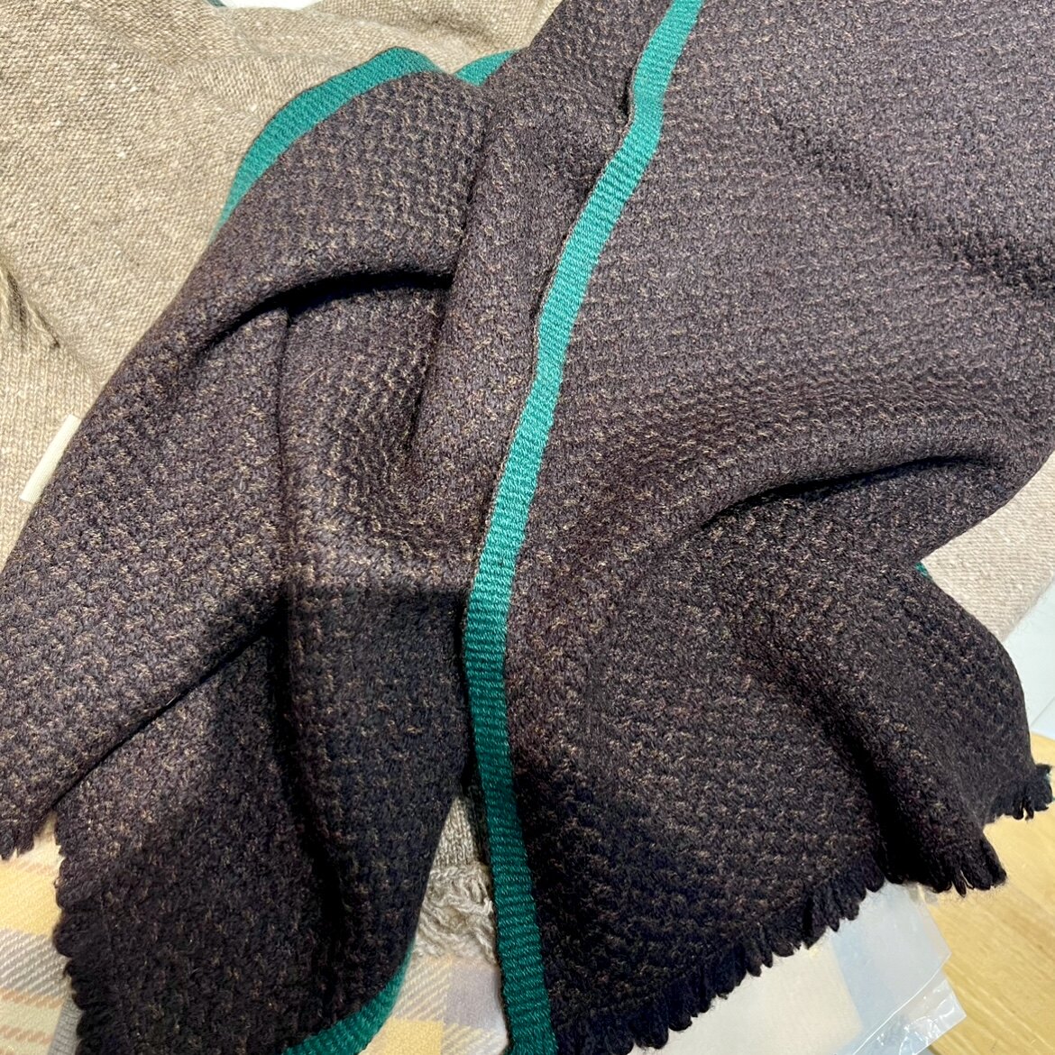 501SU 看得见的质感 非常精致精织菠萝纹色织提花重磅山羊绒围巾