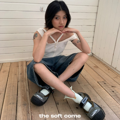 thesoftcome可翻领纽扣短袜