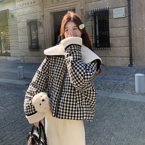 羊羔毛娃娃领格子羽绒服女冬季2025新款今年流行短款超好看独特图片