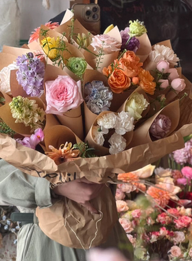 一岁一礼混搭花束手捧花云南基地直发鲜切花生日鲜花周花每月鲜花