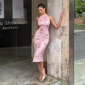 花卉图案年轻款 辣妹蝴蝶收腰无袖 改良旗袍粉色长裙挂脖修身 新中式